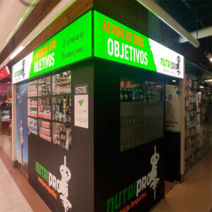 Reclamo luminoso em acrílico