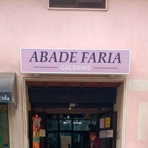 Reclamo luminoso em acrílico